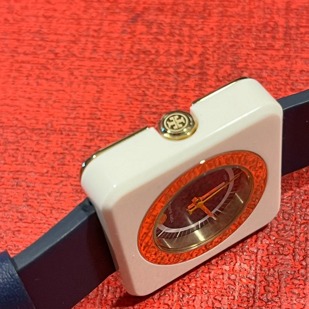 TORY BURCH ‘LIZZIE’ PRE-LOVED AUTHENTIC NAVY &WHITE SQUARE DESIGN LEATHER WATCH - Picture 9 of 16